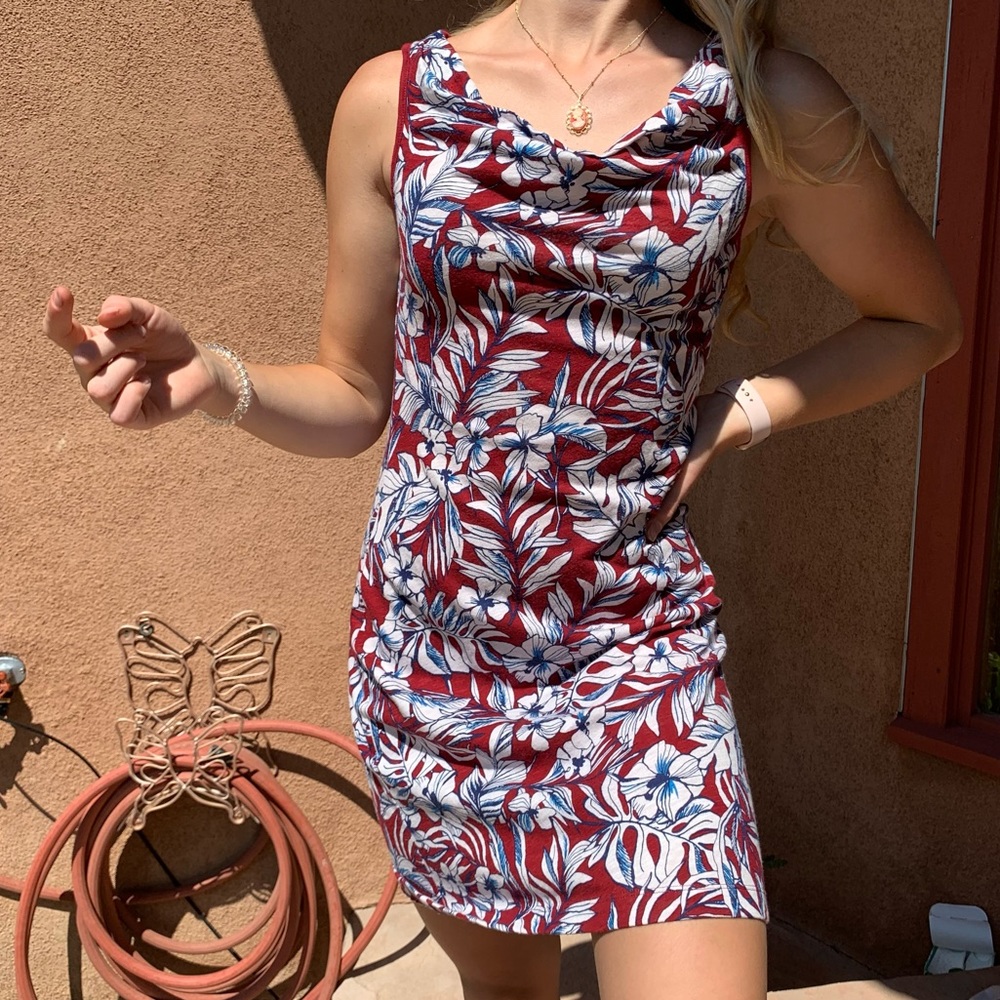 Eddie Bauer sleeveless knee length floral dress